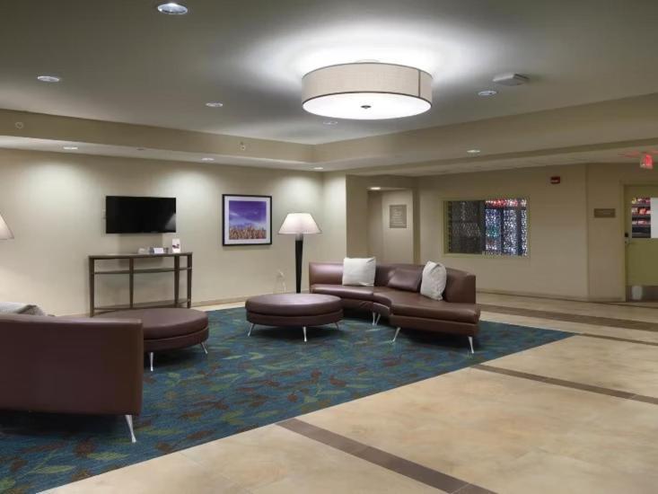 Candlewood Suites - Newark South - University Area By Ihg Экстерьер фото