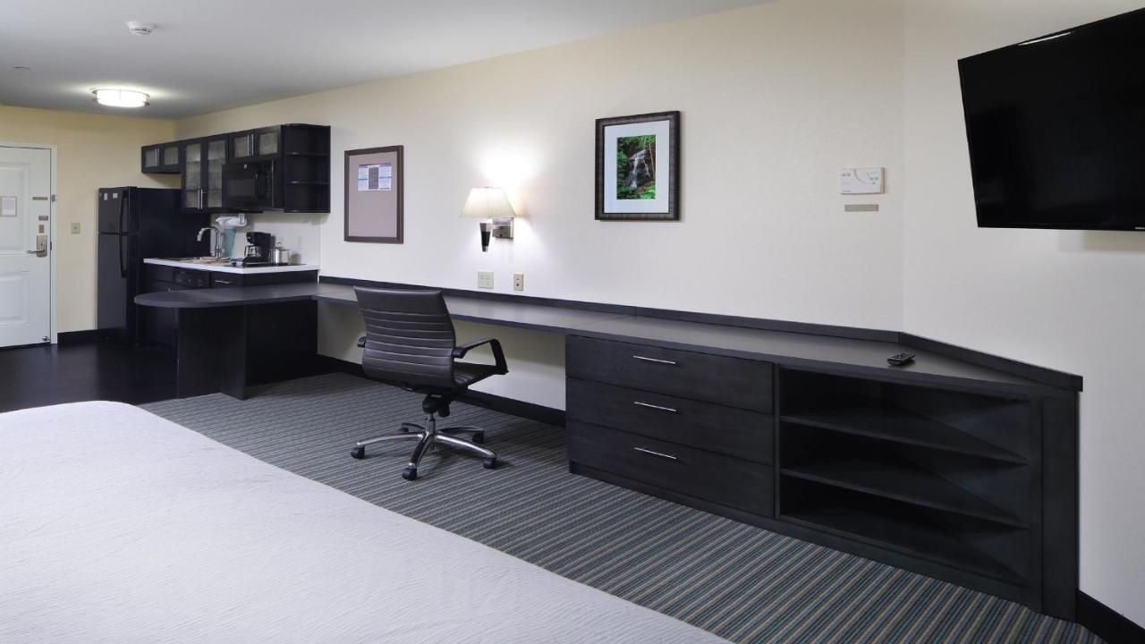 Candlewood Suites - Newark South - University Area By Ihg Экстерьер фото